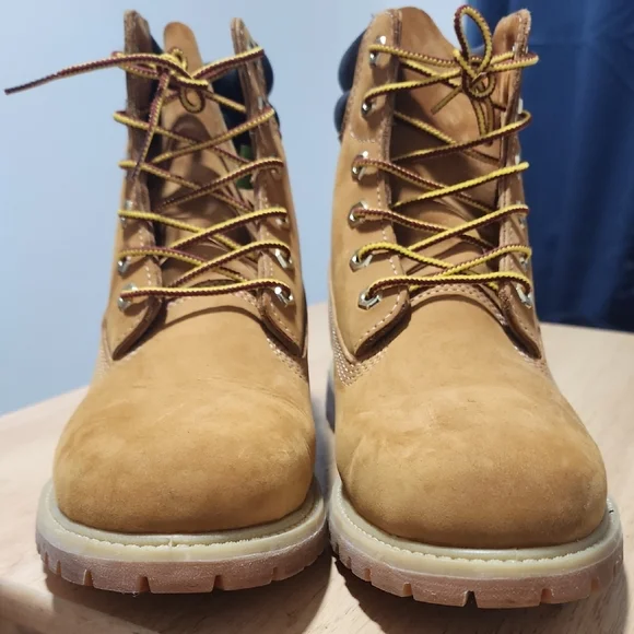 Timberland Tan and Brown Nubuck Boots with Rugged Sole Timberland | Shoes | Timberland Tan Hightop Boots Rugged  main image 4